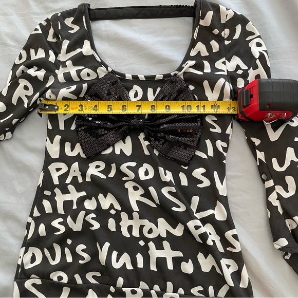 Mini Dress with Alphabet Prints and a Bow Tie - Picture 4 of 11